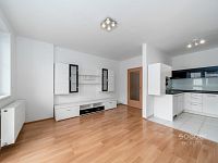 Prodej bytu 2+kk s balkonem a sklepem, 52,7 m², Praha – Přezletice.