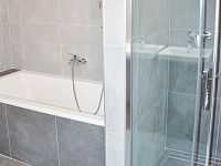 Prodej rodinného domu v obci Kostelec nad Černými lesy.  - Foto 11