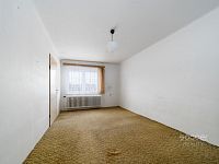 Dvougenerační dům s velkým pozemkem a garáží v Chomutovicích u Dobřejovic, obec Popovičky. - Foto 9