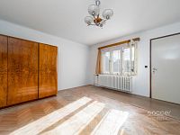 Dvougenerační dům s velkým pozemkem a garáží v Chomutovicích u Dobřejovic, obec Popovičky. - Foto 11