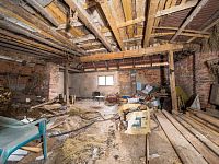 Dvougenerační dům s velkým pozemkem a garáží v Chomutovicích u Dobřejovic, obec Popovičky. - Foto 15