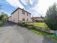 Dvougenerační dům s velkým pozemkem a garáží v Chomutovicích u Dobřejovic, obec Popovičky. - Foto 22