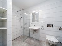 Nadstandardní velmi krásný byt ve vile se zahradou. - Foto 14