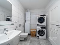 Nadstandardní velmi krásný byt ve vile se zahradou. - Foto 15