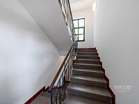 Nadstandardní velmi krásný byt ve vile se zahradou. - Foto 19