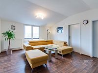 Pronájem bytu 3+1 s balkonem, v ulici U Školky, Nupaky.  - Foto 3