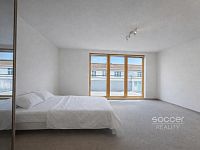 Pronájem bytu 1+kk 38 m2/PS/S, ul. Randova, Praha 5 - Smíchov.