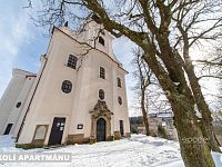 Z obýváku přímo na sjezdovku! Stylový apartmán 1+kk s terasou a parkováním – Prkenný Důl - Foto 24