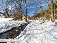 Z obýváku přímo na sjezdovku! Stylový apartmán 1+kk s terasou a parkováním – Prkenný Důl - Foto 25