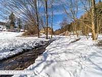 Z obýváku přímo na sjezdovku! Stylový apartmán 1+kk s terasou a parkováním – Prkenný Důl - Foto 25