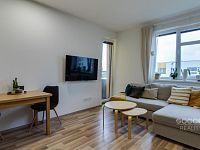 Prodej bytu 2+kk s balkonem a garážovým stáním v ulici Oty Bubeníčka, Praha 22 - Uhříněves - Foto 4