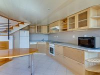 Pronájem atypického loftu 51,5 m2 s terasou na adrese Na Pokraji, Praha 9 - Prosek. - Foto 2