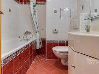 Pronájem atypického loftu 51,5 m2 s terasou na adrese Na Pokraji, Praha 9 - Prosek. - Foto 7