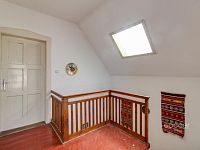 Pronájem staršího rodinného domu 4+1, pozemek 674 m2, ul. Dobšická, Praha – Horní Počernice. - Foto 7