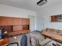 Pronájem staršího rodinného domu 4+1, pozemek 674 m2, ul. Dobšická, Praha – Horní Počernice. - Foto 9