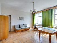 Pronájem staršího rodinného domu 4+1, pozemek 674 m2, ul. Dobšická, Praha – Horní Počernice. - Foto 3