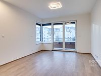 Pronájem bytu 1+kk s balkonem a garážovým stáním v ulici Šternovská, Praha 4 - Chodov. - Foto 2