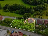 Prodej stavebního pozemku s rodinným domem k rekonstrukci – Sehradice, okres Zlín.
