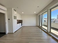 Nový apartmán s terasou a parkovacím stáním v prestižní čtvrti. - Foto 8