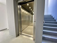 Nový apartmán s terasou a parkovacím stáním v prestižní čtvrti. - Foto 11
