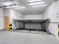 Pronájem garážového stání nebo dvou garážových stání v ulici Herlíkovická, Praha 9 - Kbely.
