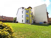 Pronájem pěkného bytu 2+kk 33 m2 + lodžie 3 m2 v centru Neveklova, okres Benešov. - Foto 4
