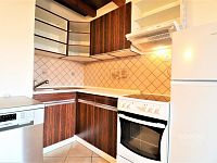 Pronájem pěkného bytu 2+kk 33 m2 + lodžie 3 m2 v centru Neveklova, okres Benešov. - Foto 8
