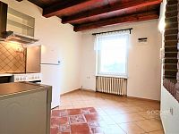 Pronájem pěkného bytu 2+kk 33 m2 + lodžie 3 m2 v centru Neveklova, okres Benešov. - Foto 9