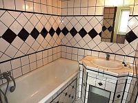 Pronájem pěkného bytu 2+kk 33 m2 + lodžie 3 m2 v centru Neveklova, okres Benešov. - Foto 14