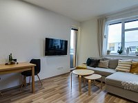 Prodej bytu 2+kk s balkonem a garážovým stáním v ulici Oty Bubeníčka, Praha 22 - Uhříněves - Foto 4