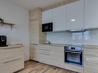 Prodej bytu 2+kk s balkonem a garážovým stáním v ulici Oty Bubeníčka, Praha 22 - Uhříněves - Foto 5