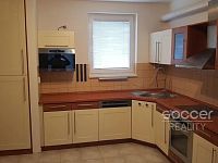 Pronájem rodinného domu 5+kk se zahradou a garáží, Praha 9 – Satalice, ul. Kemrova