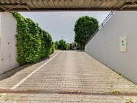Pronájem garážového stání, 15 m², ul. Stará náves, Praha 9 – Letňany. - Foto 2