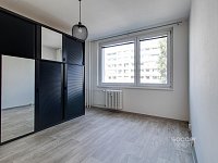 Pronájem bytu 3+1 (77 m²) s lodžií (6 m²) a parkem ve vnitrobloku – ul. Přecechtělova, Praha 13 - Foto 15
