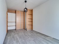 Pronájem bytu 3+1 (77 m²) s lodžií (6 m²) a parkem ve vnitrobloku – ul. Přecechtělova, Praha 13 - Foto 19
