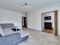 Pronájem bytu 3+1 (77 m²) s lodžií (6 m²) a parkem ve vnitrobloku – ul. Přecechtělova, Praha 13 - Foto 9
