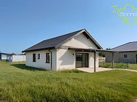 Prodej moderní novostavby 5+kk s fotovoltaickou elektrárnou - Dům s terasou