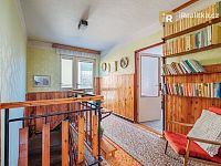 Velký rodinný dům s garáží, terasou a zahradou - Třemošnice - Foto 16