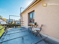 Velký rodinný dům s garáží, terasou a zahradou - Třemošnice - Foto 17