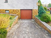 Velký rodinný dům s garáží, terasou a zahradou - Třemošnice - Foto 24