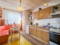 Velký rodinný dům s garáží, terasou a zahradou - Třemošnice - Foto 8