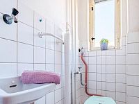 Velký rodinný dům s garáží, terasou a zahradou - Třemošnice - Foto 10