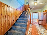 Velký rodinný dům s garáží, terasou a zahradou - Třemošnice - Foto 12