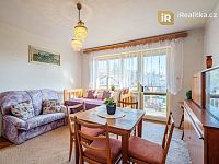 Velký rodinný dům s garáží, terasou a zahradou - Třemošnice - Foto 15