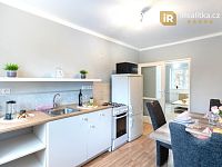 Prodej bytu 2+1, 56 m2, 2 sklepy, Pardubice - Dukla