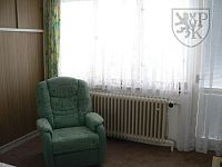 BLATNÁ, ul. Pod Vinicí - RD se zahradou - Blatná 851 pok.JPG