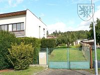 BLATNÁ, ul. Pod Vinicí - RD se zahradou - Blatná 851s br.JPG