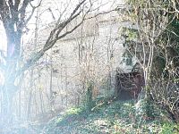 TCHOŘOVICE - středověká tvrz - Tchoř. tvrz brána.JPG