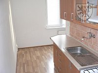 BLATNÁ - byt 1+1 dlouhodobý pronájem - Bl. 817-1 ku1.jpg