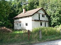 BEZDĚDOVICE - nedokončený RD